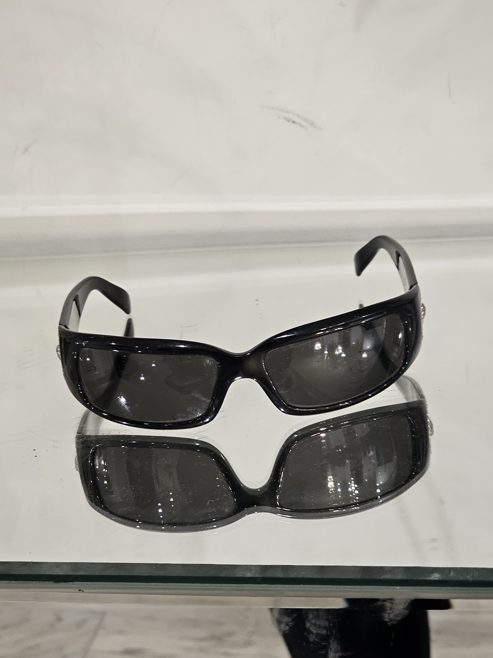 Authentic Versace Vintage VE - 4044-B Y2K Medusa Shield Sunglasses